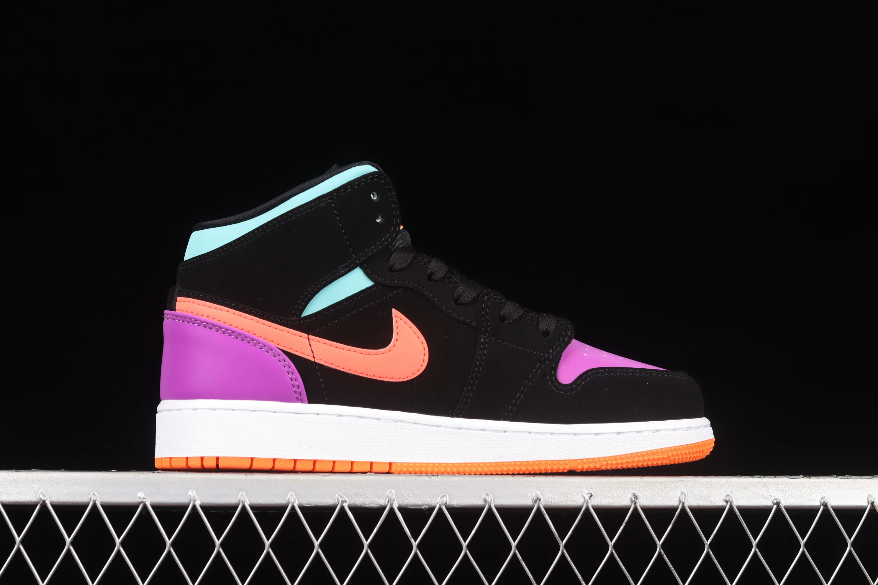 All categories Air Jordan Jordan series basketball shoes Air Jordan 1 Mid G version pure original Air Jordan 1 Mid AJ1 Joe 1 Candy Yuanyang 3M reflective color matching mid-top basketball shoes 554725-083